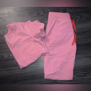 Figs scrub set. One pocket scrub top XS. Jogger bottoms XS